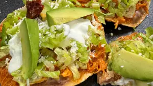 Cómo-Hacer- Tostadas-De-Tinga- De-Pollo-Receta-Fácil -y-Rapido- 