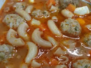 Read more about the article Sopa de Coditos Con Albondiguitas De Res  y  Vegetales