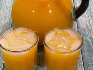 Read more about the article Agua Fresca De Piña Con Mango Muy Rica Y Refrescante